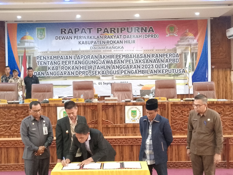 Paripurna DPRD Rohil Setujui Draf Laporan Keuangan APBD 2023 Jadi Perda