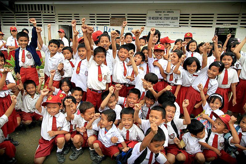 Peran Guru Dalam Pembentukan Karakter Siswa di Era Digital