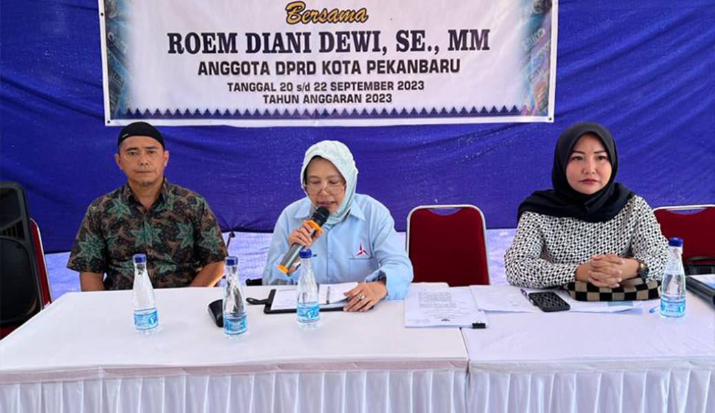 Anggota DPRD Roem Diani Dewi Laksanakan Penyebarluasan Perda di Jalan Tanjung Datuk Tanjung Rhu
