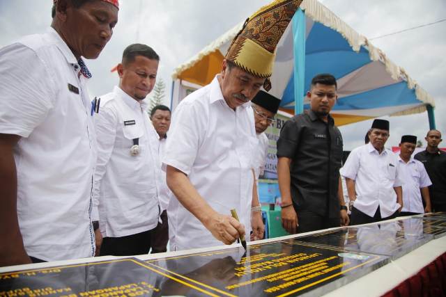 Infrastruktur Jalan Dan Listrik di Kandis Maju Pesat