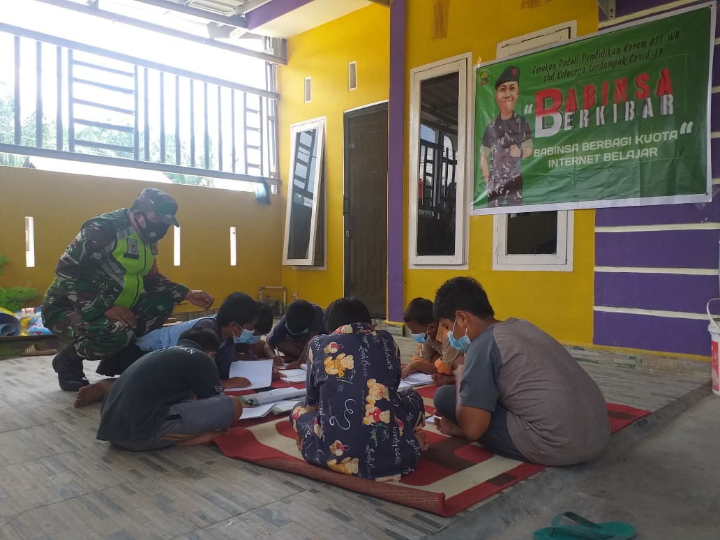 Kendati Belajar Daring, Serda Venus Luberto Berharap Siswa Bisa Berprestasi