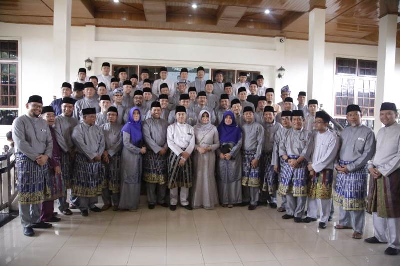 Bupati Siak Beserta Rombongan OPD Dan Camat Hadiri Open House di Kediaman Gubernur Riau
