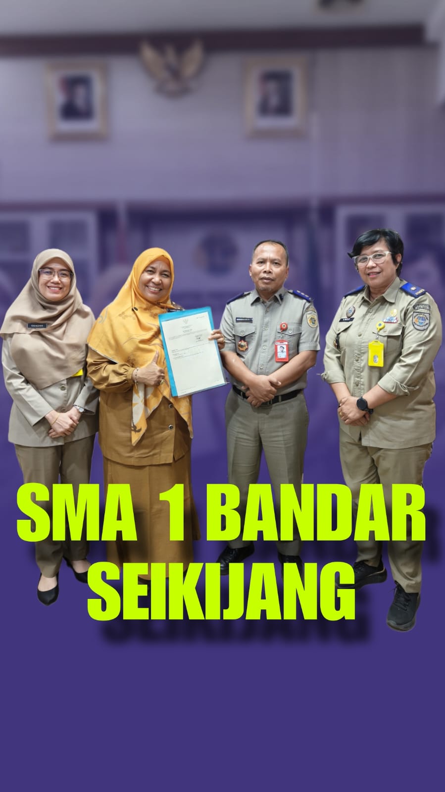 Kantah Kabupaten Pelalawan Serahkan Sertifikat Hak Pakai SMA Negeri 1 Bandar Seikijang