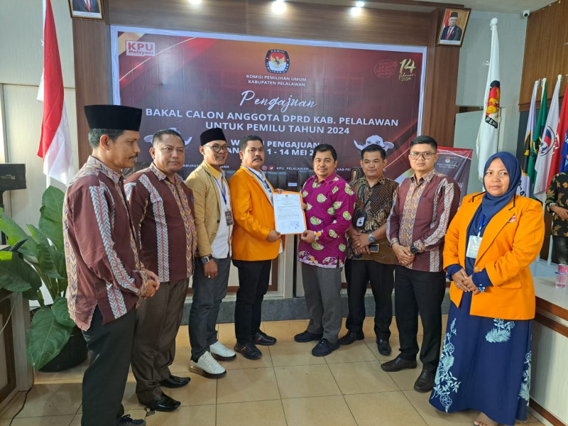 Daftarkan Bacalegnya ke KPU, Hanura Kabupaten Pelalawan Targetkan 5 Kursi di DPRD