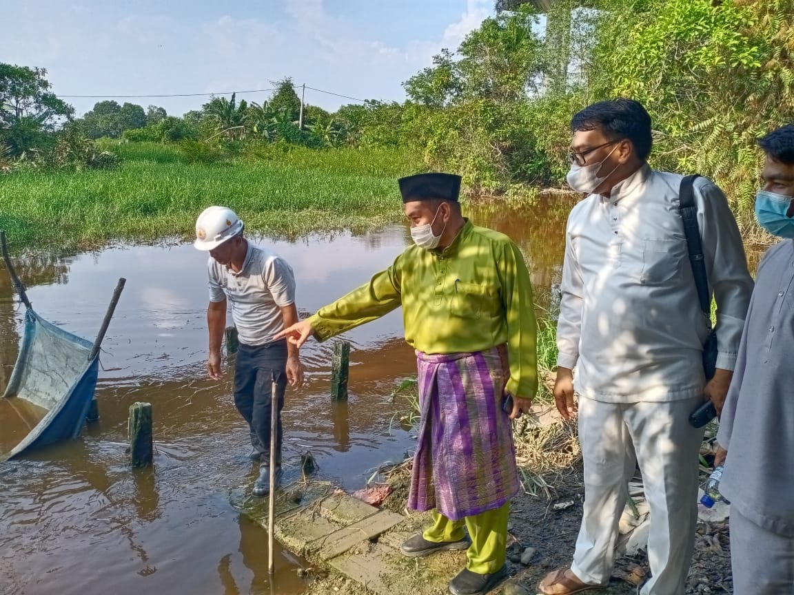 Dugaan Limbah PT PAS, DLH Siak Akui Sudah Ambil Sampel Air, 2 Minggu Lagi Keluar