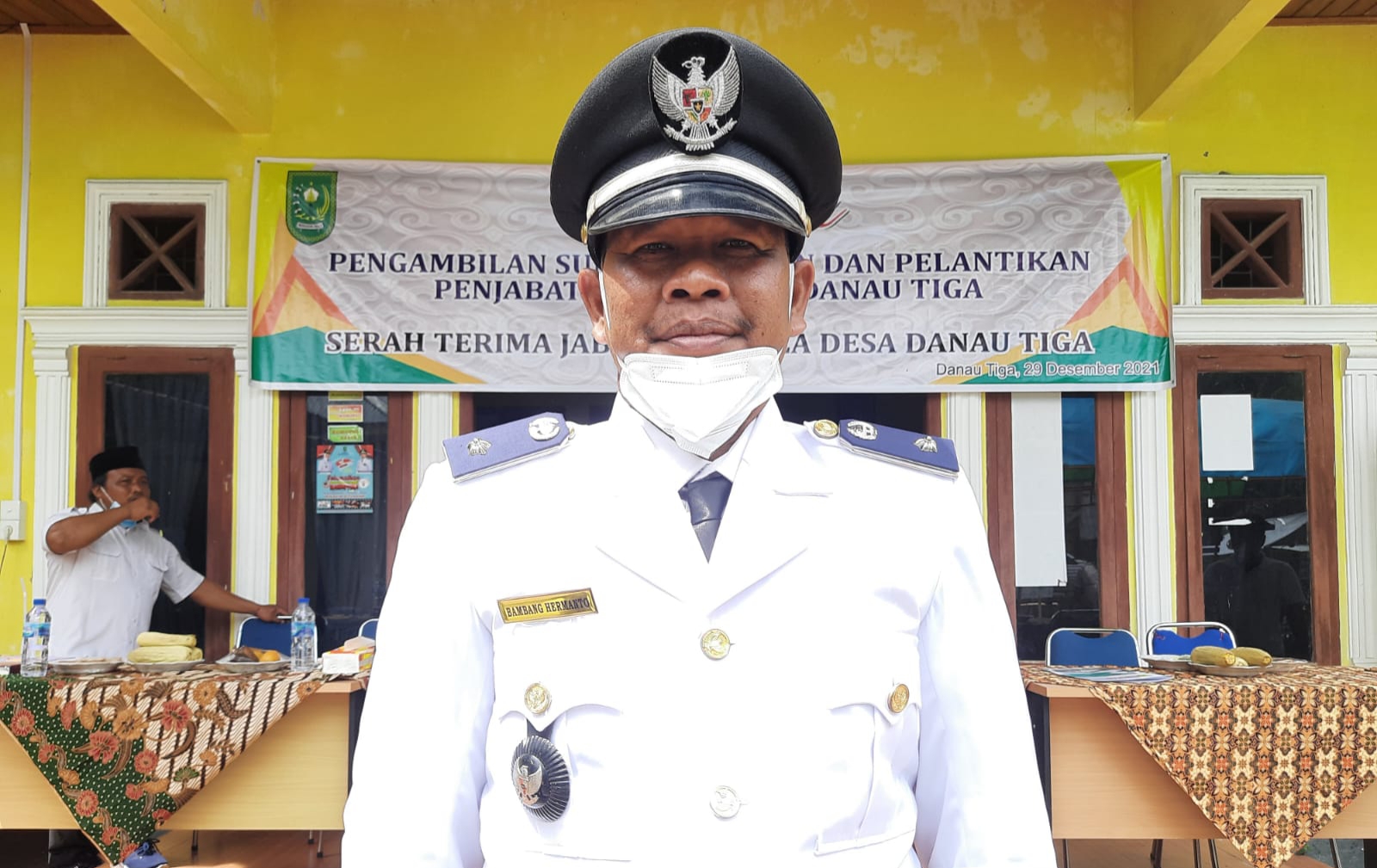 Camat Rengat Barat Lantik Bambang Hermanto Jadi PJ Kades Desa Danau Tiga