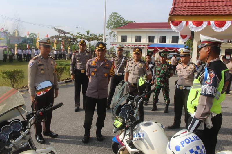 Diikuti Personil TNI/Polri, Didhub dan Satpol PP, Kapolres Pelalawan Pimpin Apel Operasi Patuh 2019
