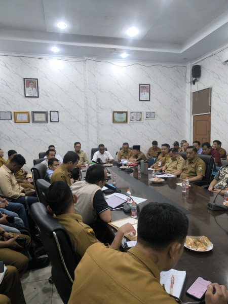 Pimpin Rapat Pembahasan Dukungan Peningkatan dan Pemeliharaan Jalan Lintas Bono, Ini Penegasan Bupati Zukri