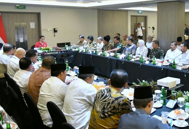 Bupati Siak Hadiri Rapat Terbatas Dengan Presiden Mengenai Karhutla