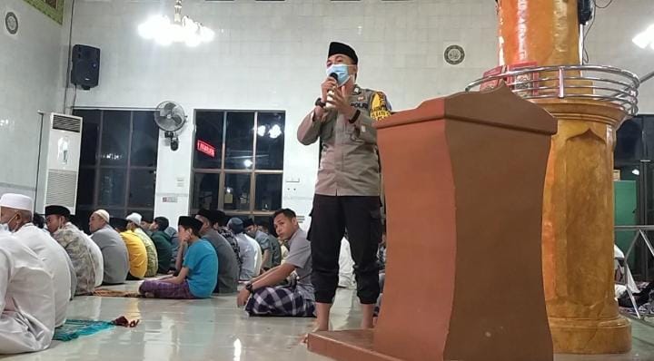 Dihadapan Jama'ah Salat Tarawih, Bripka Ripal Sampaikan Himbauan Kamtimas