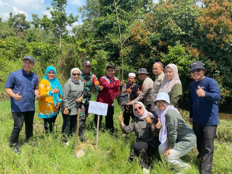 Dukung Program Pelalawan Sejuk, EMP Bentu Lakukan Penanaman Pohon di Langgam