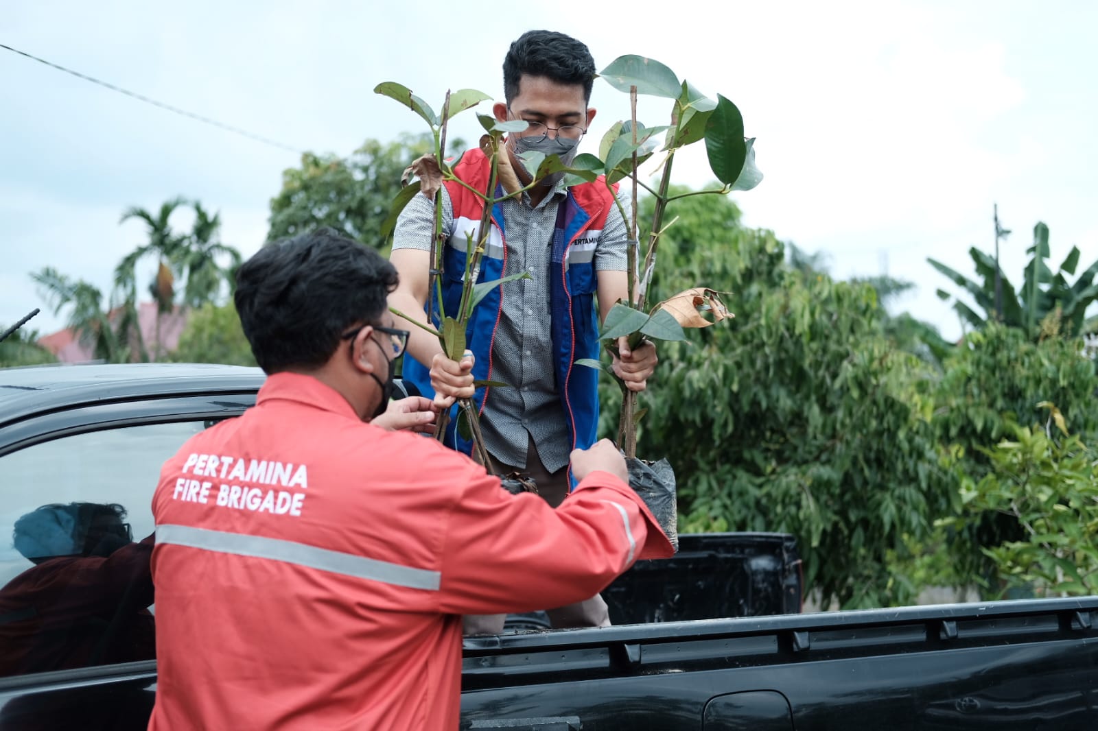 Sambut Hari Bumi Sedunia dan Dukung Proklim di Dumai, PT KPI RU Dumai Serahkan 160 Bibit Pohon