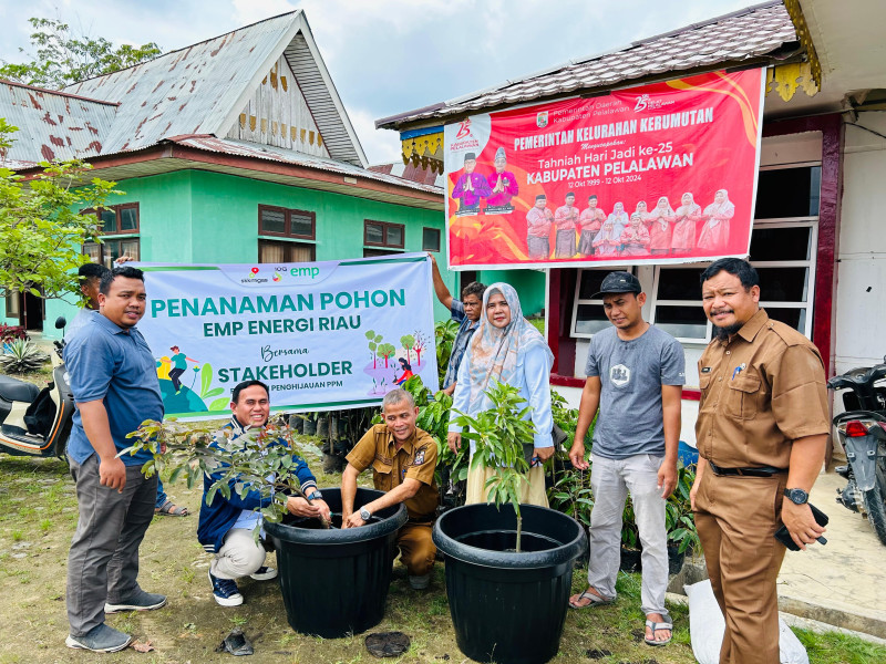 PT EMP Energi Riau Serahkan Tanaman Produktif di Kelurahan Kerumutan