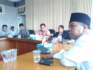 Kadisdik: Tak Ada Pengurangan Guru Honor