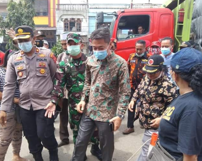 Bupati dan Wabup Rohil Terpilih Tinjau Musibah Kebakaran Pajak Lama