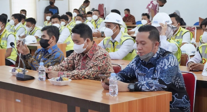 Tutup Diklat PMKS, Wabup Rohil Sebut Naker Lokal Berkompeten