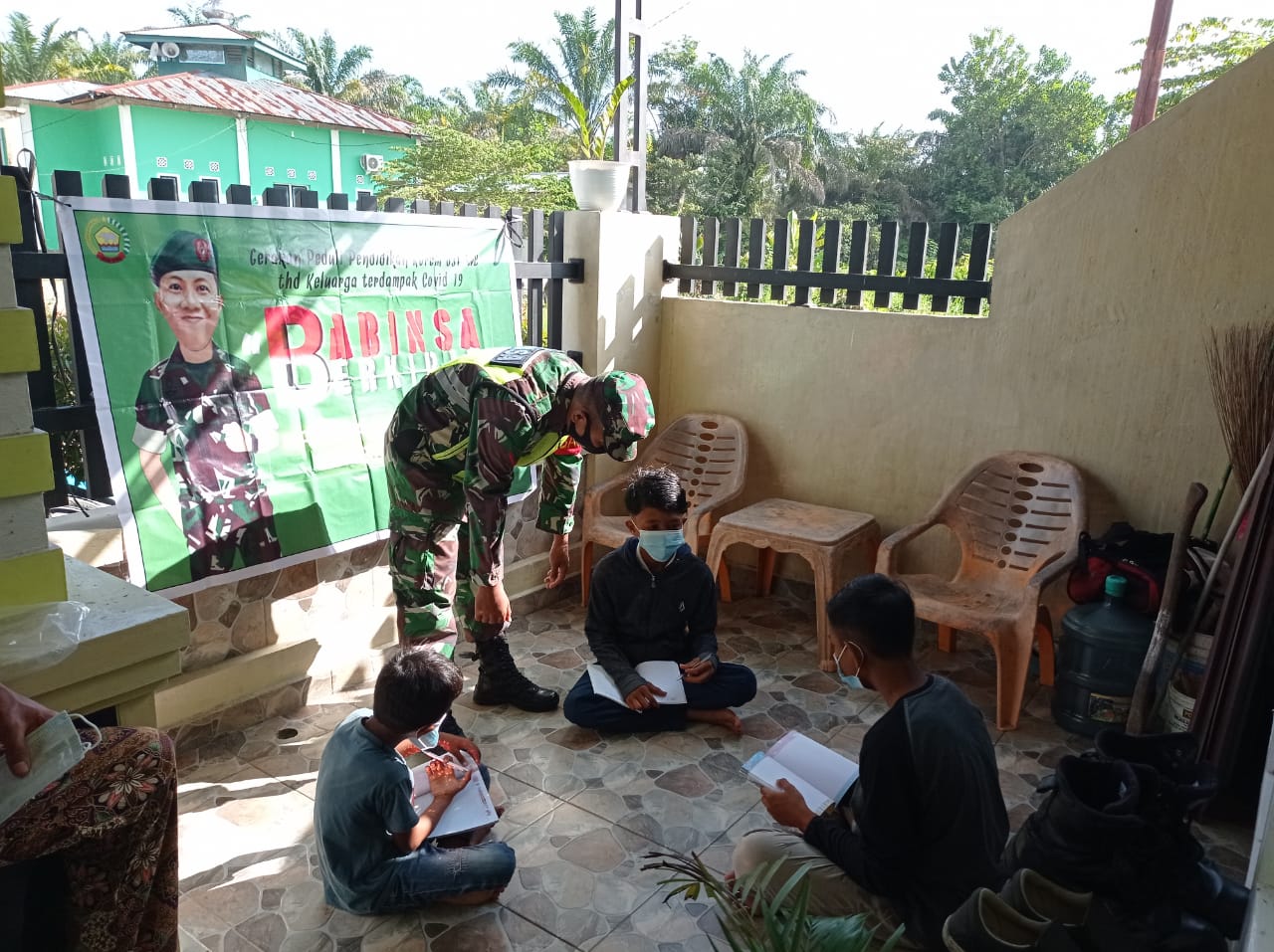 Kopda Lasroha Sigalingging Berikan Internet gratis Untuk Belajar Daring Di Teluk Rimba