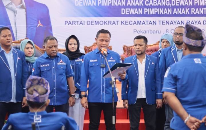 Ketua DPC Pekanbaru Lantik Pengurus DPAC Tenayan Raya dan Kulim