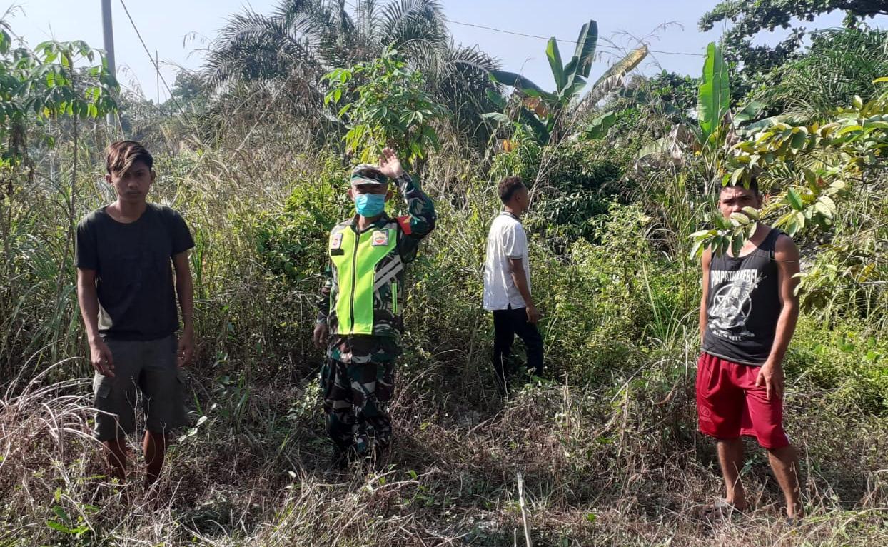 Cegah Karhutla, Sertu Sahabat Mendrofa Sisir Hutan dan Lahan