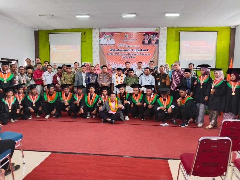 Pelepasan Wisudawan/Ti Angkatan I PSDKU PNP Kampus Pelalawan, Ini Kata Rektor PNP