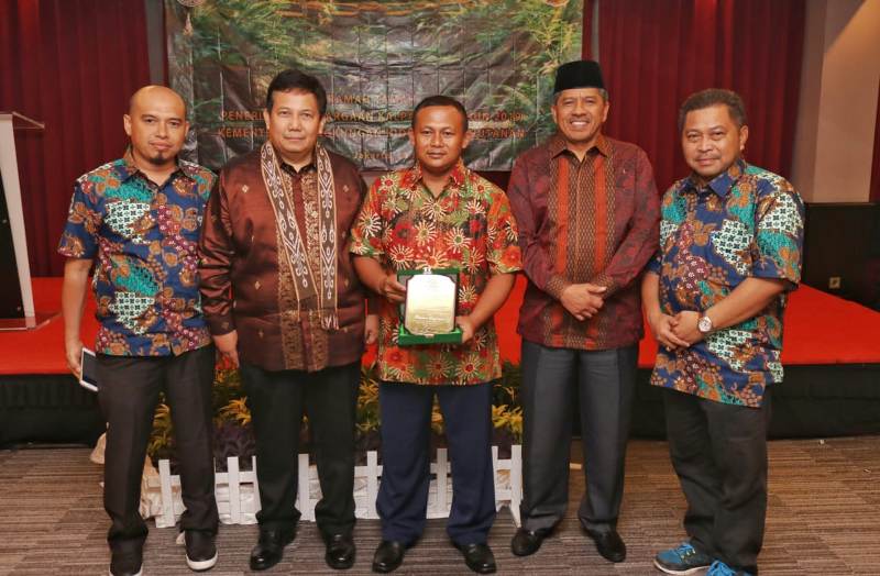 Tahniah Alfedri Untuk Setiono, Penggiat Lingkungan Asal Sungai Apit