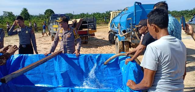 Polres Rokan Hilir Buat Bak Penampungan Air Bersih Untuk Warga Impah