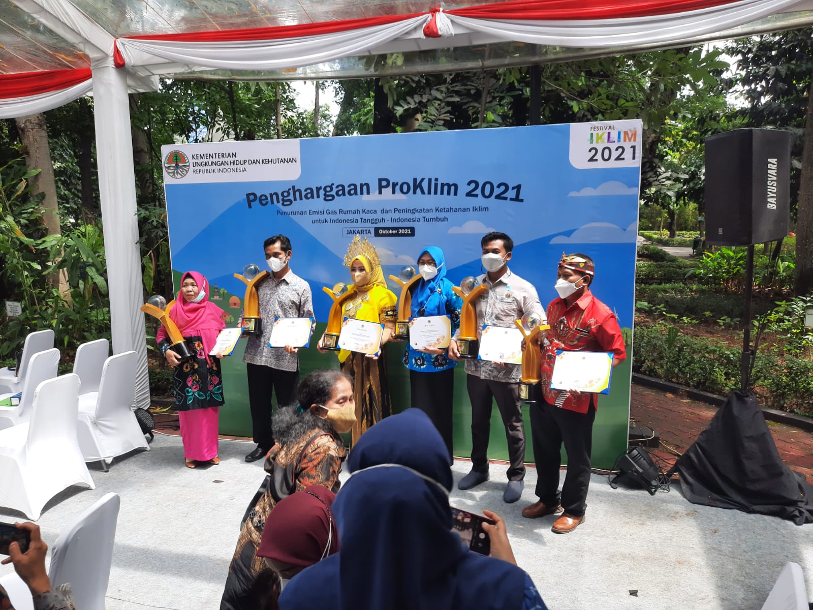 ProKlim Lestari Dusun Palma Sari Binaan PHE Kampar, Raih Trophy dari KLHK