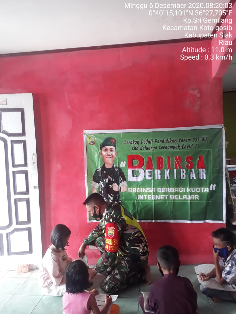 Terdampak Covid-19, Koptu Gunawan Bimbing Siswa Sri Gemilang Belajar Daring