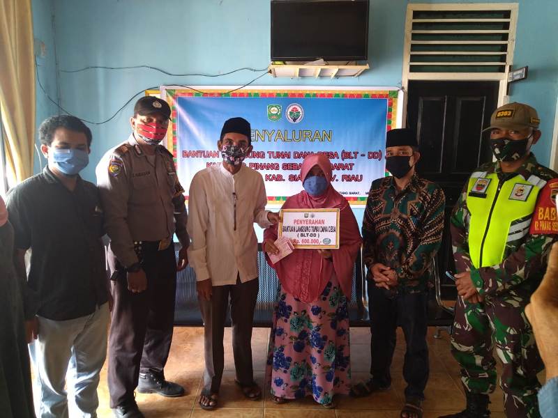 Kampung PSB Salurkan BLT DK Untuk 85 KK, Julayha: Alhamdulillah, Dapat Beli Lauk dan Ketupat