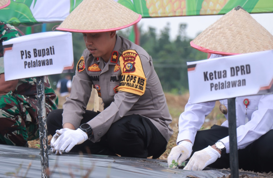 Pjs. Bupati Hadiri Kick Off Ketahanan Pangan Polres Pelalawan dalam rangka Mendukung Asta Cita Presiden