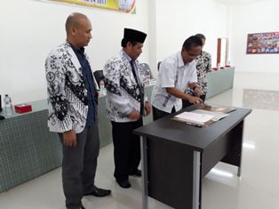 Kadis Arsif dan Perpustakaan Buka Seminar Pengelolaan Perpustakaan Berbasis Digital