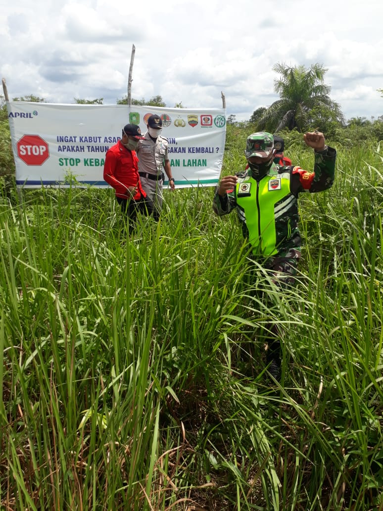 Koptu Gunawan Ajak Masyarakat Kampung Sri Gemilang Untuk Tidak Bakar Lahan