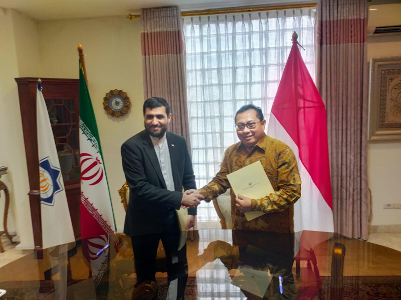 Ketum SMSI Tandatangani MoU Bersama Konselor Kebudayaan Iran