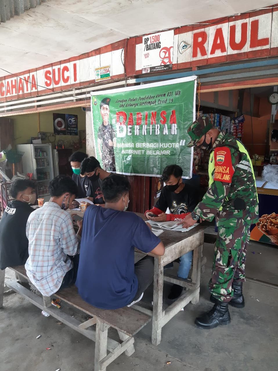 Serda Sarju Beri Internet Gratis Kepada Siswa SMA di Tualang