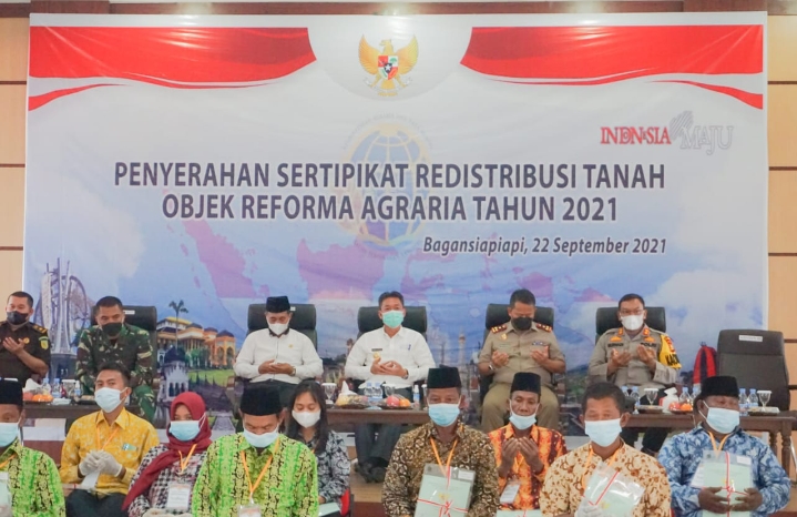 Program Reforma Agraria 2021, Bupati Afrizal Sintong Serahkan 1.500 Sertifikat