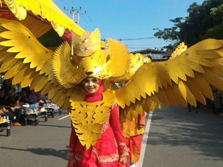 Event Bakar Tongkang, Pemkab Rohil Tampilkan Karnaval Fashion