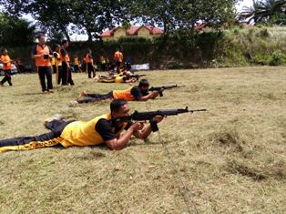 Meningkatkan kemampuan anggota , Polres Pelalawan Gelar Latihan Menembak