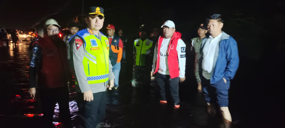 Bupati Zukri Berharap, Banjir di Lintas Timur Akan Segera Surut dan Lalu Lintas Kembali Normal