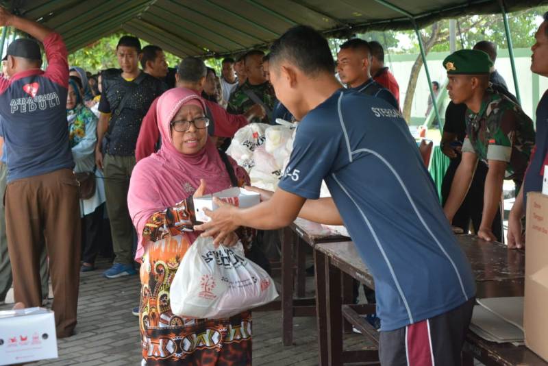 Peringati Hari Juang TNI AD, Kodam XII/Tpr Bagikan 1000 Paket Sembako