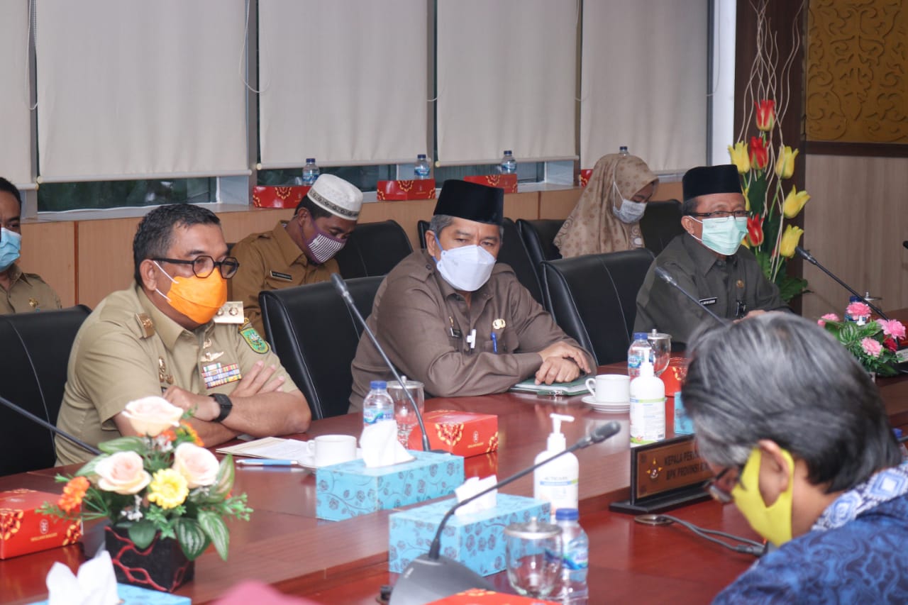 BPK Perwakilan Riau serahkan LHP Terkait Penanganan Covid-19 Bidang Kesehatan di Negeri Istana