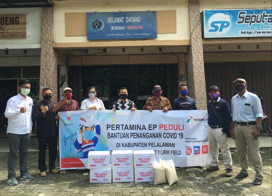 Peduli Kepada Wartawan PWI Pelalawan, Pertamina EP Lirik Field Salurkan Bantuan Sembako