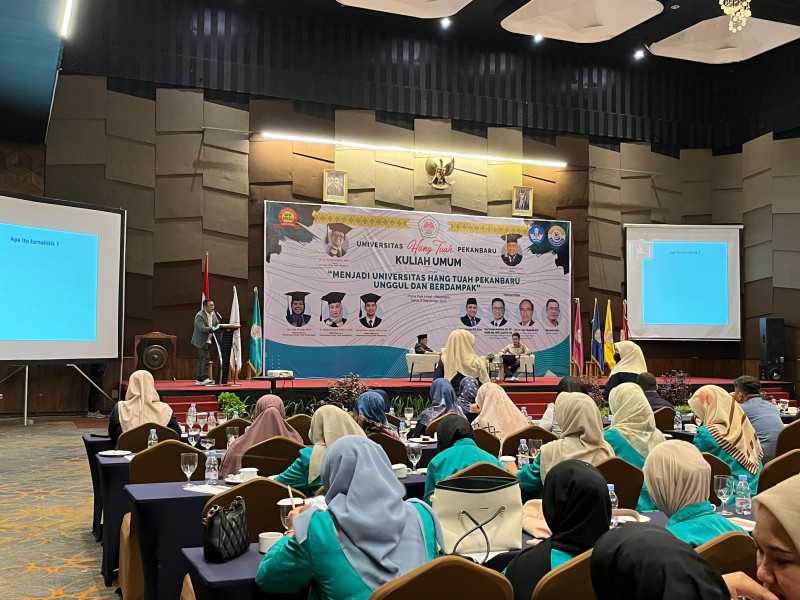 Ketua PWI Riau Raja Isyam Paparkan Tantangan Jurnalis di Tengah Digitalisasi