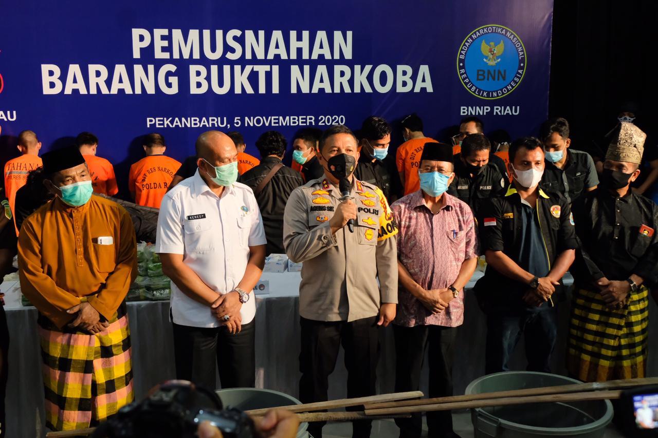 Polda Riau dan BNNP Riau Musnahkan 122 KG Sabu & 10.000 Butir Ekstasi