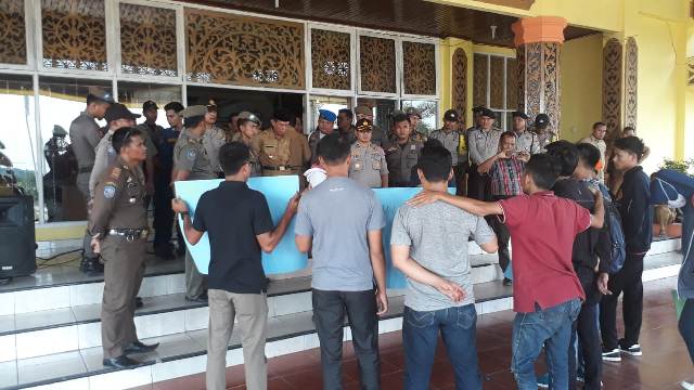 Datangi Kantor Bupati, LAR Ajukan Lima Permintaan ke Bupati Pelalawan