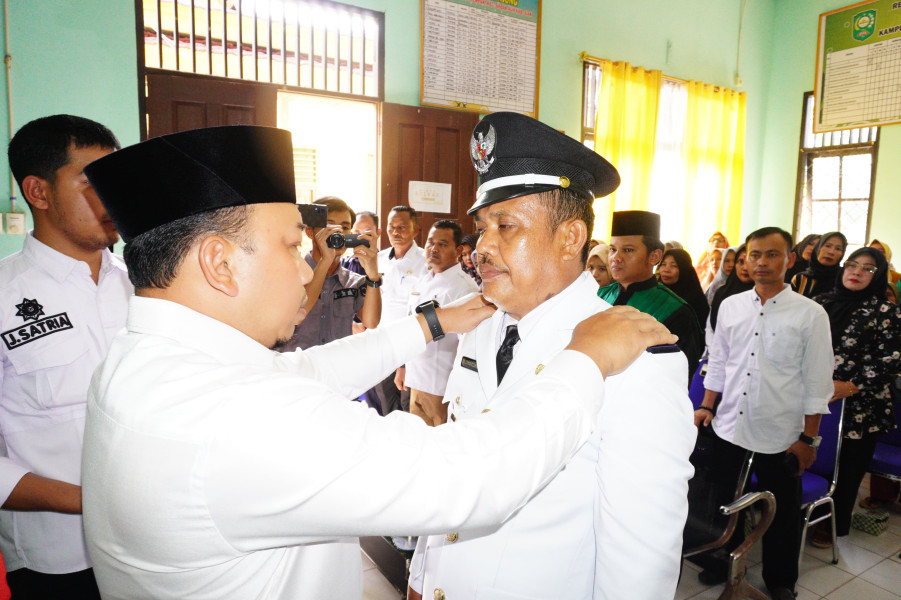 Wabup Husni Lantik Kamaruzzaman Sebagai Pj Kampung Rempak