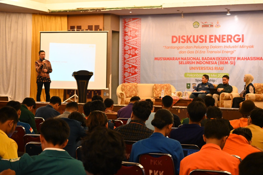 EMP Bentu-Korinci Baru Limited Tampil di Depan Puluhan Pengurus BEM SI Pada Diskusi Energi