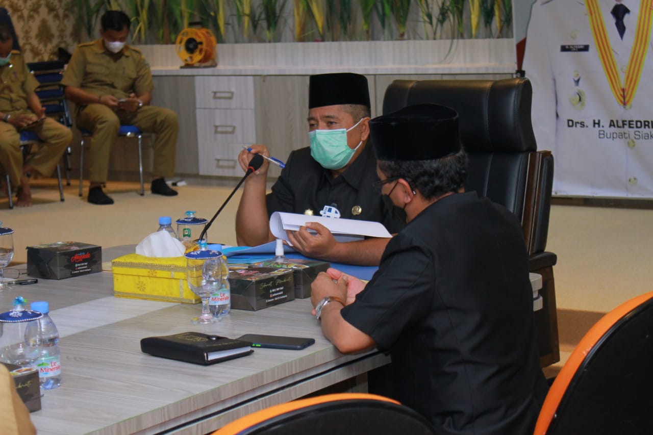 Dihadapan Azmi, Alfedri sampaikan  LKPj Tahun 2020