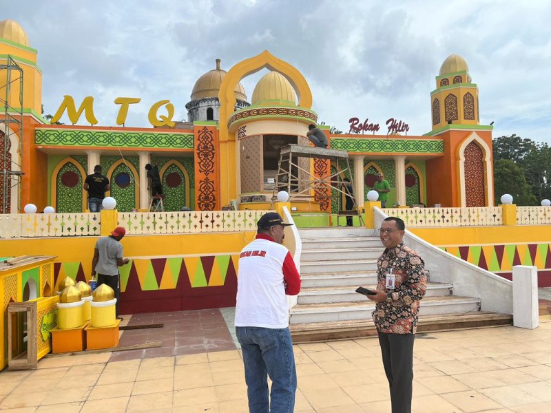Astaka MTQ Ke XVlll Kabupaten Rohil Ornamen Nuansa Melayu