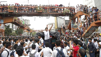 Siswa Unjuk Rasa, Bangladesh Lumpuh