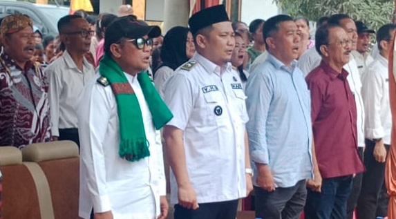 Resmikan Listrik PLN Dan Puskesdes di Dusun IV Tapui Indah, Bupati Zukri : Semoga Dapat Memberikan Banyak Manfaat Bagi Masyarakat